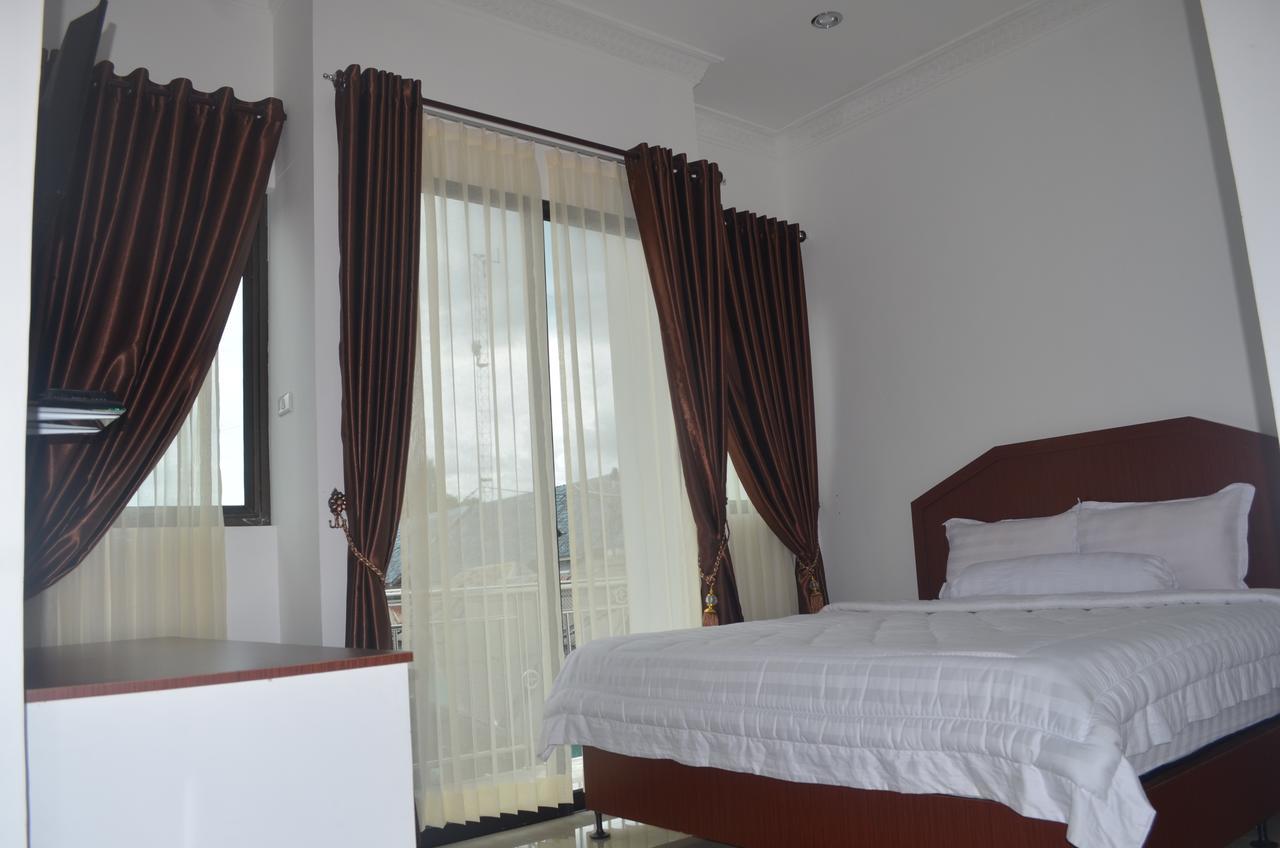 Opriss Hotel Parapat Exteriér fotografie
